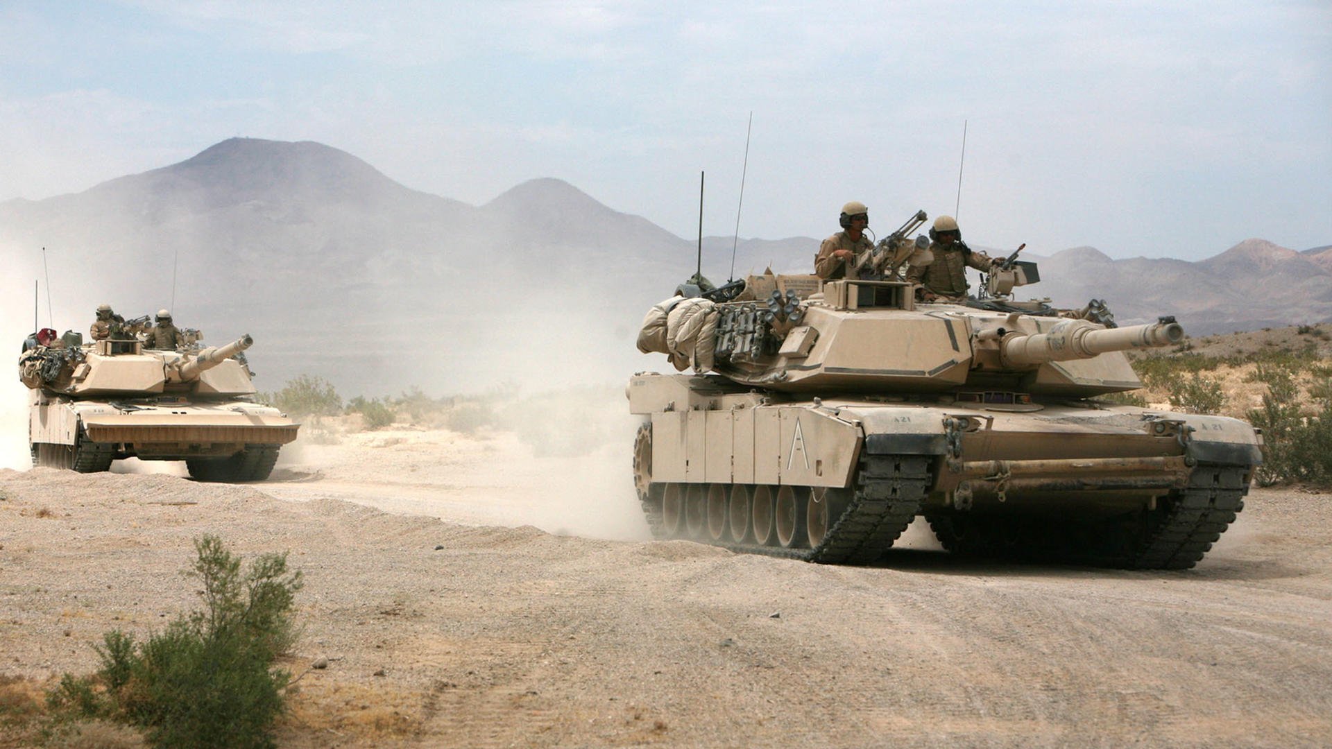 kaiyun-“高新体育中心:羽毛球赛场技术与速度并行”